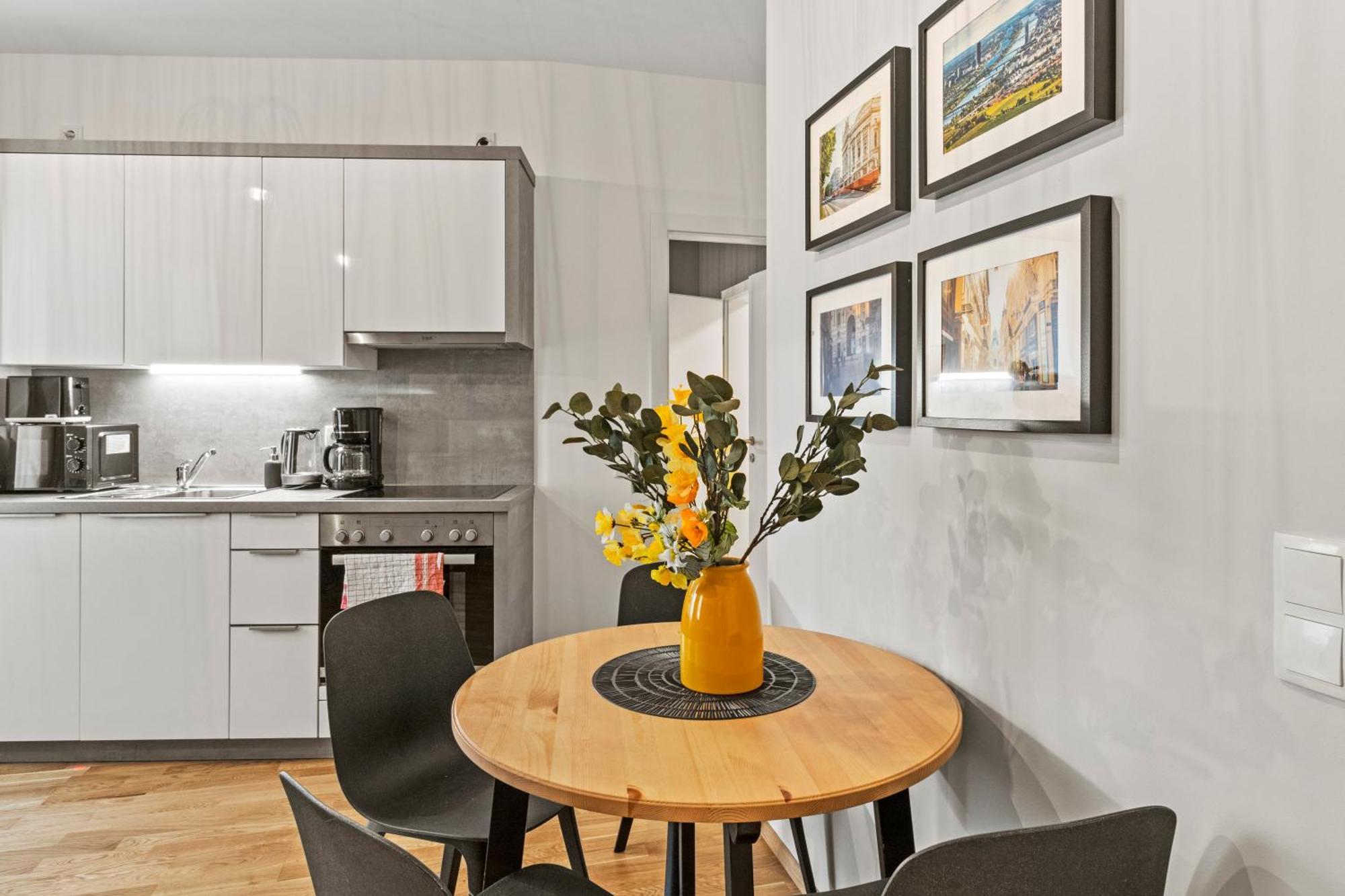 1 Min To Public Transport - 3 Min To Supermarket And Pharmacy - On-Site Parking For 19,90 Eur Вена Экстерьер фото